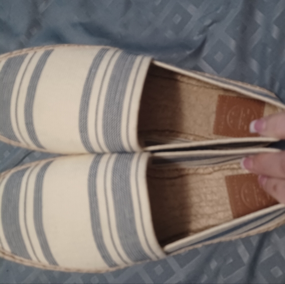 Shoes - Picture 6 of 6